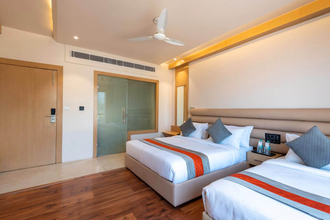 Hotel Arihant Haridwar lobby and reception area